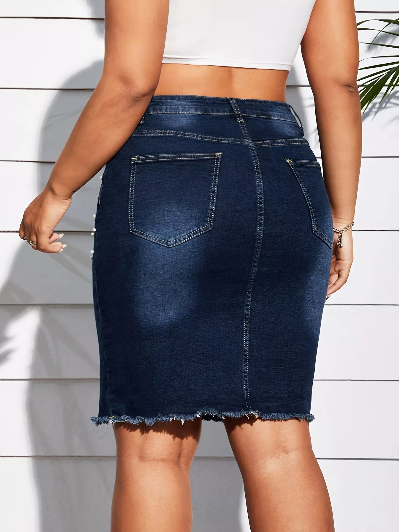 Plus Size Pearl Embellished Frayed Hem Denim Skirt 4