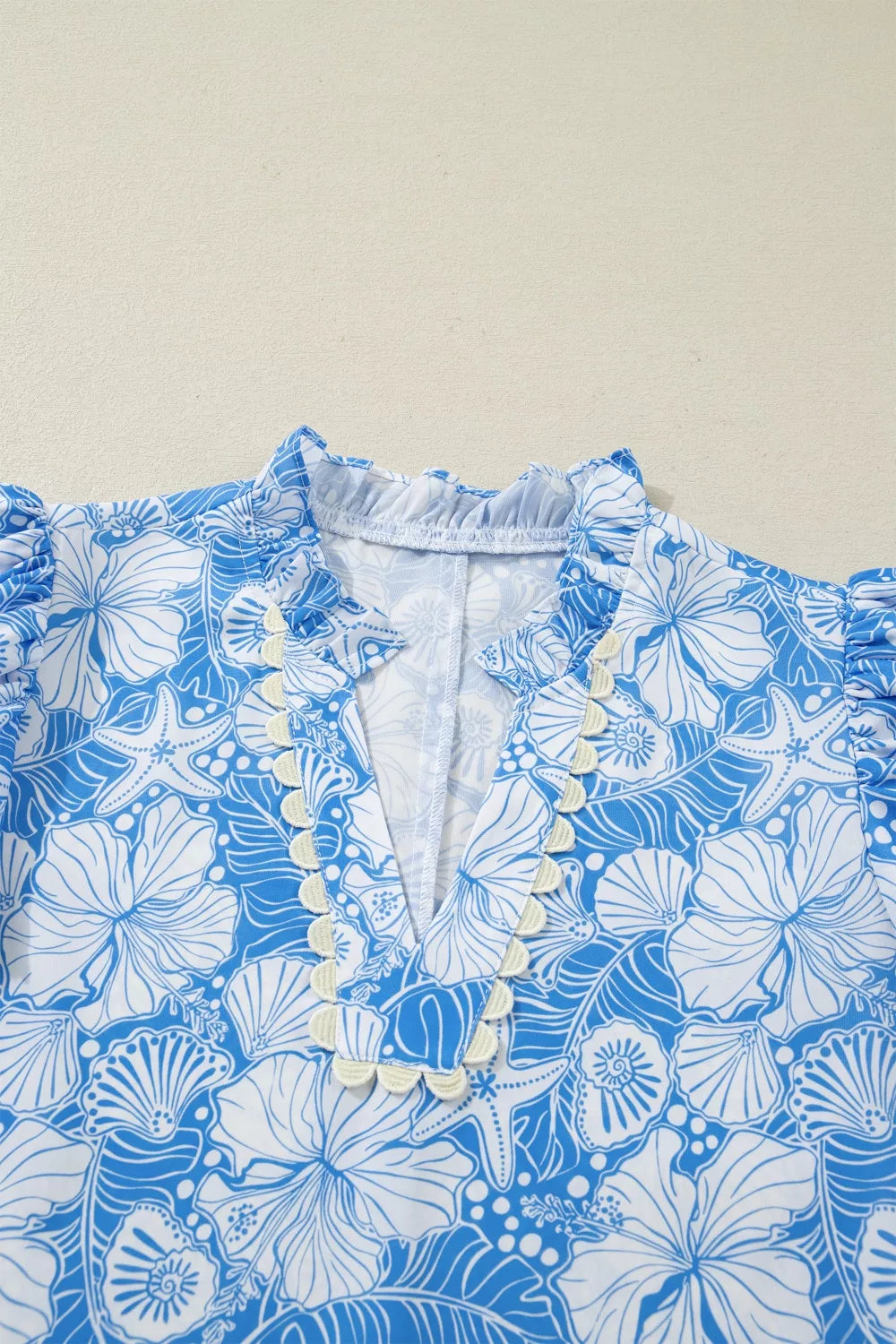 Scalloped Trim V Neck Short Sleeve Blouse 4